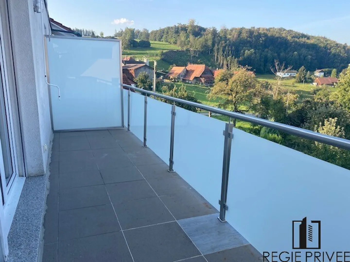 Appartement de 5.5 pièces au 1er étage - Photo 1 sur 6