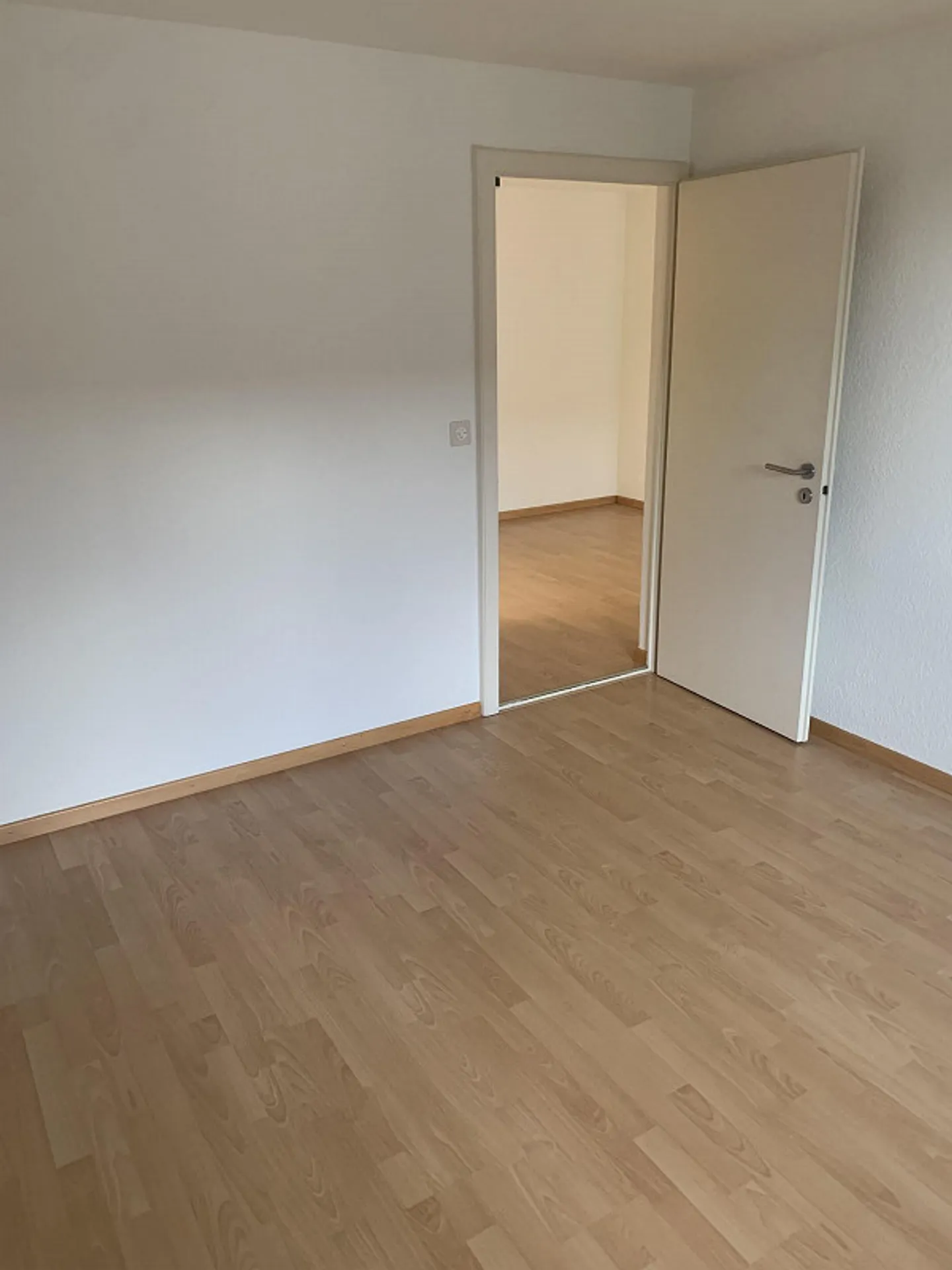 Attraktive 3.5-Zimmer-Wohnung in zentraler Lage - Foto 2 von 5