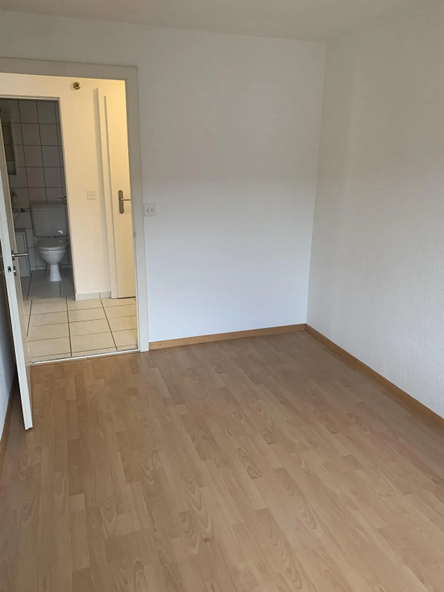 Attraktive 3.5-Zimmer-Wohnung in zentraler Lage - Foto 3 von 5