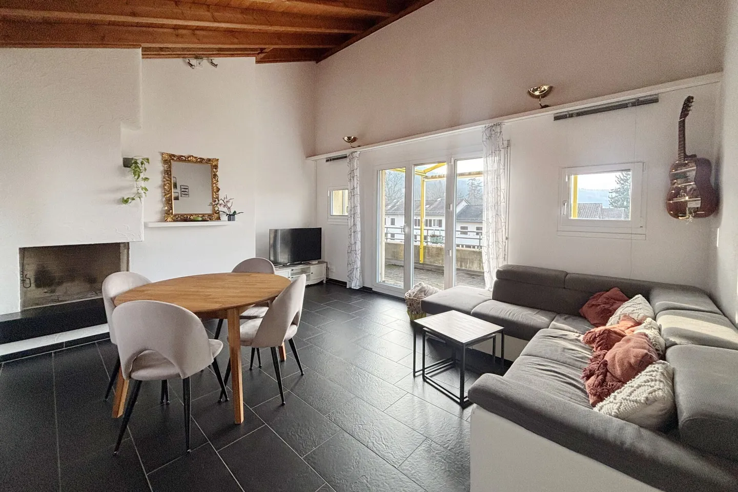 Charmante Dach-Maisonette am Waldrand - Foto 2 von 13