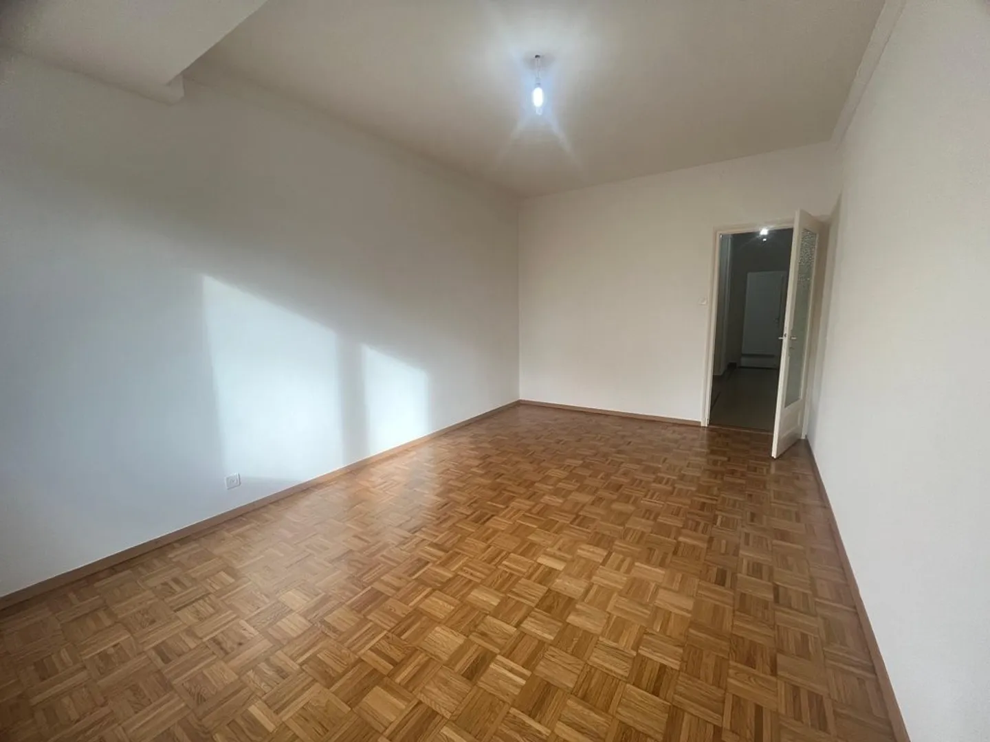 3.5-room apartment on the ground floor - Photo 4 of 11