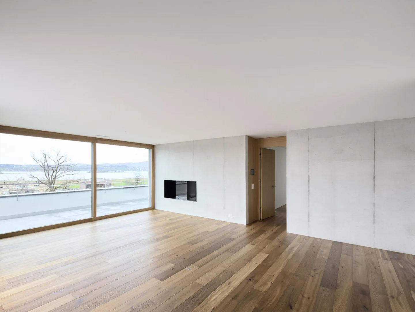 Aussergewöhnliche Attikawohnung mit Panoramaterrasse - Foto 3 von 12