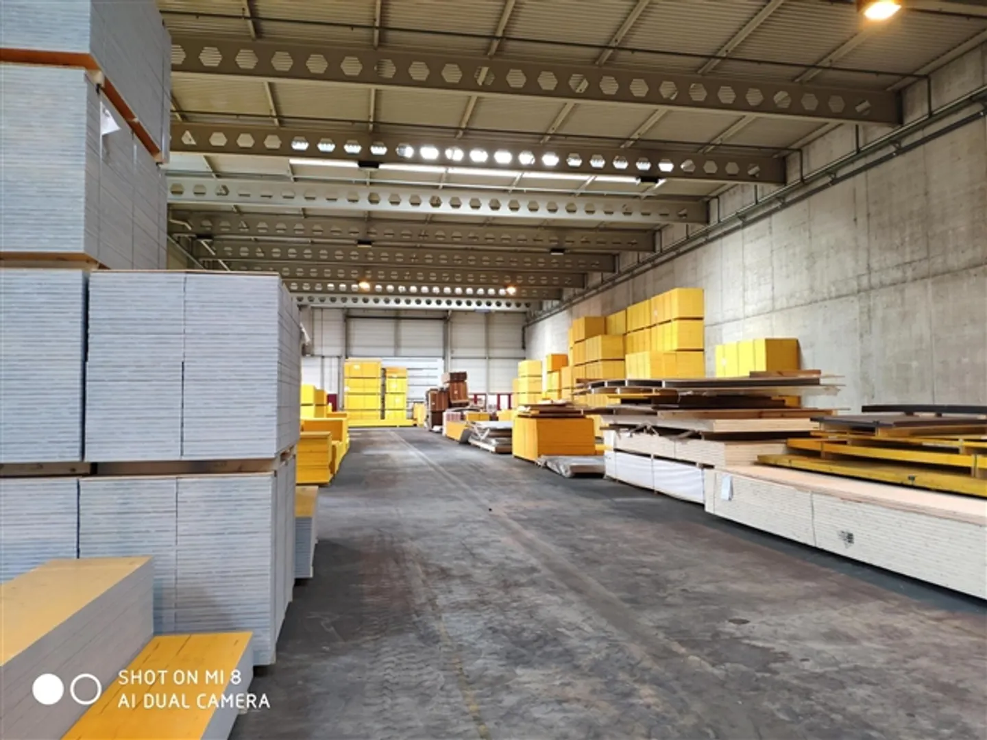 Geräumige Halle zu Vermieten - Foto 2 von 5