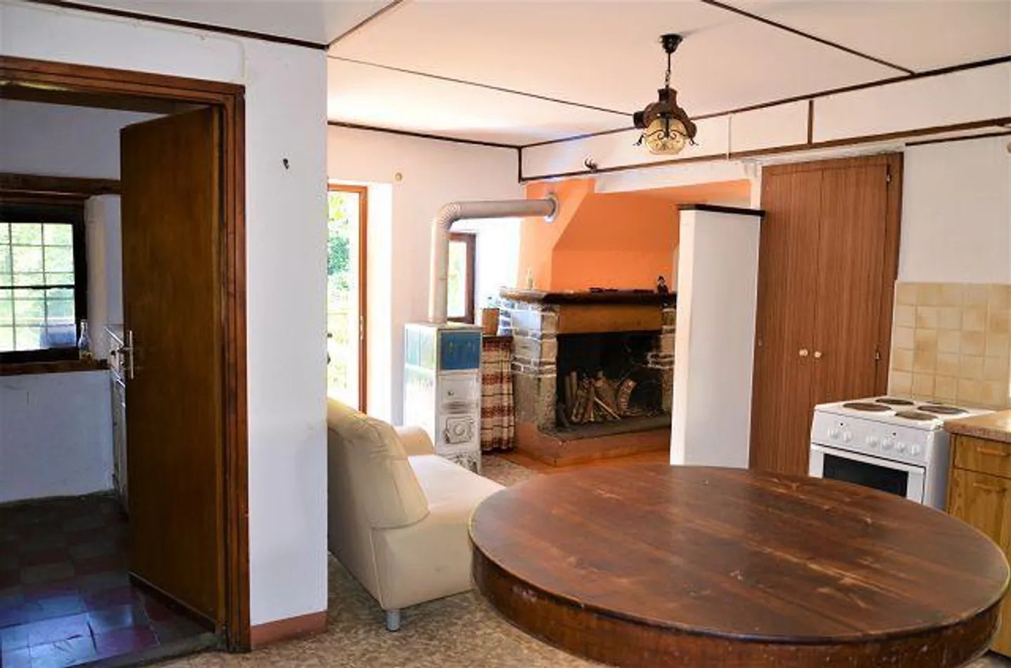 «4-Zimmer-Haus zum Ausbauen mit Garten am Fluss / Casa di 4 loc. da rinnovare con bel giardino vicino al fiume e splendida vista» - Foto 6 di 57