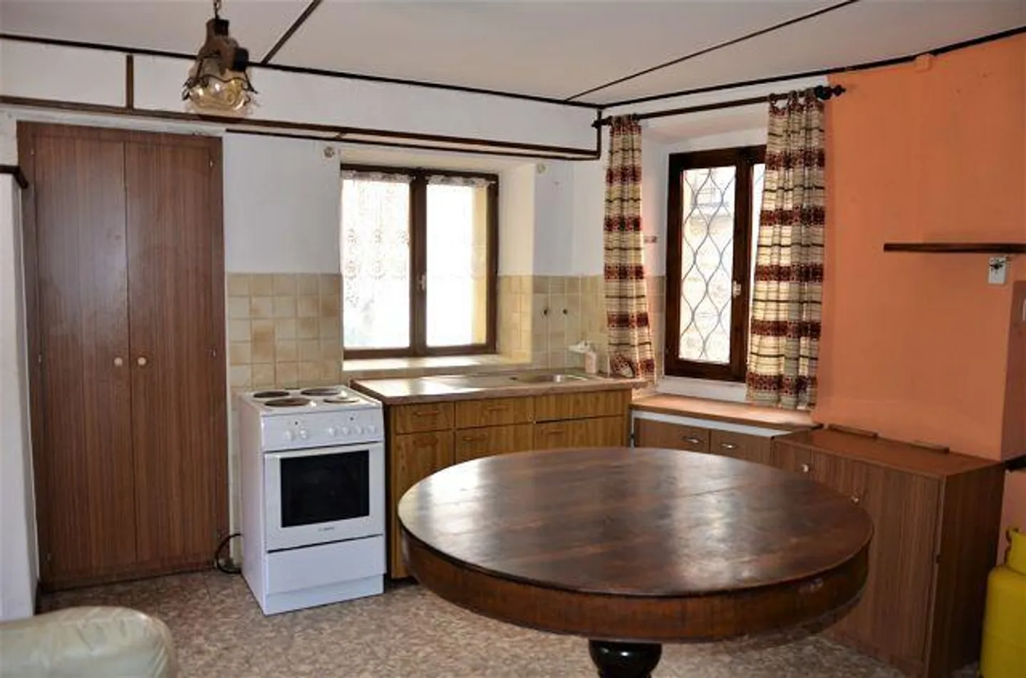 «4-Zimmer-Haus zum Ausbauen mit Garten am Fluss / Casa di 4 loc. da rinnovare con bel giardino vicino al fiume e splendida vista» - Foto 7 di 57