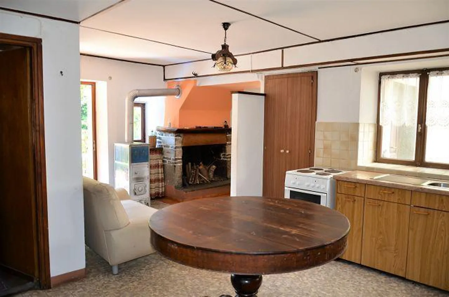 «4-Zimmer-Haus zum Ausbauen mit Garten am Fluss / Casa di 4 loc. da rinnovare con bel giardino vicino al fiume e splendida vista» - Foto 8 di 57