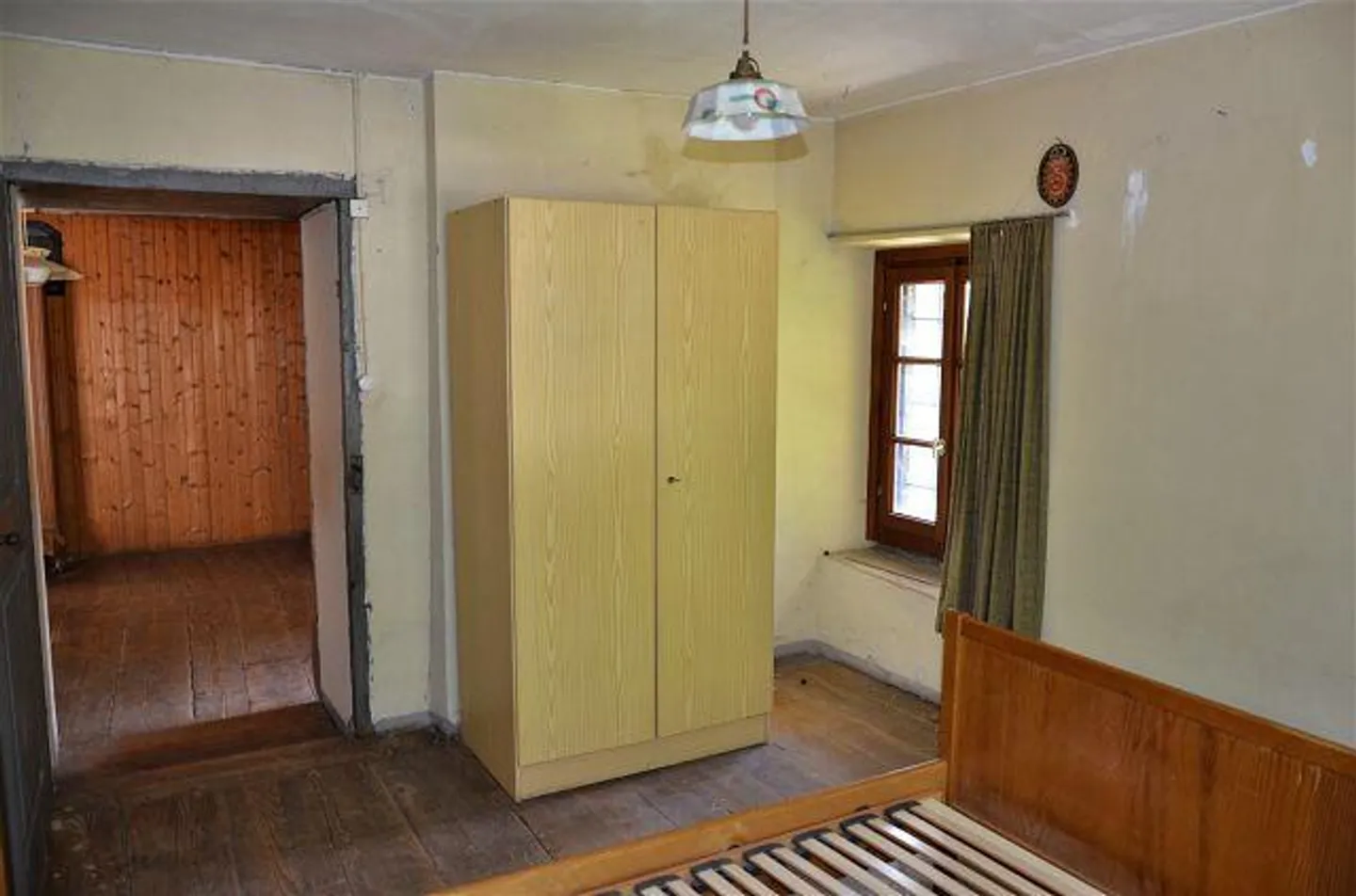 «4-Zimmer-Haus zum Ausbauen mit Garten am Fluss / Casa di 4 loc. da rinnovare con bel giardino vicino al fiume e splendida vista» - Foto 13 di 57
