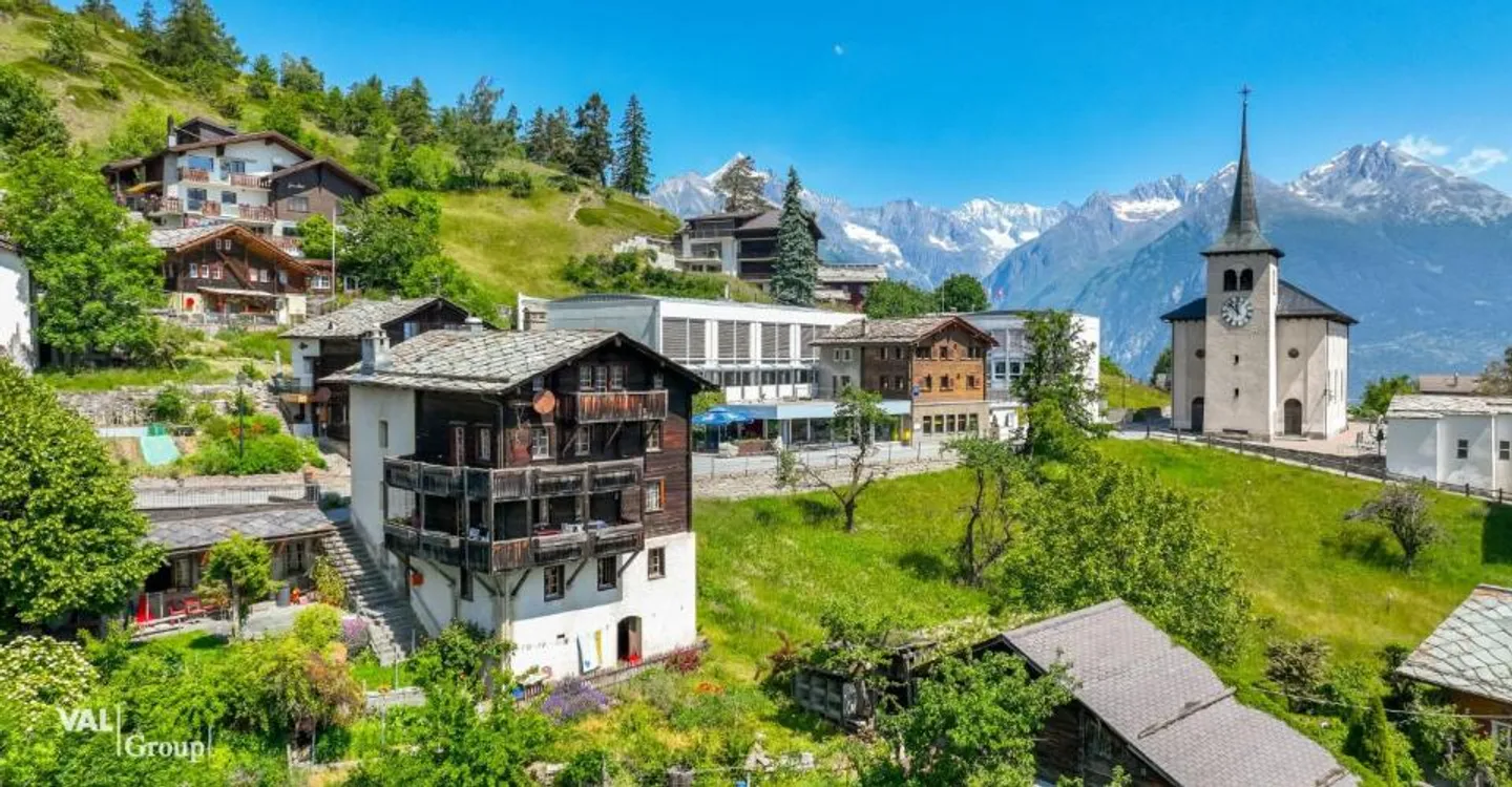 Einzigartiges Mehrfamilienhaus - Foto 1 von 11