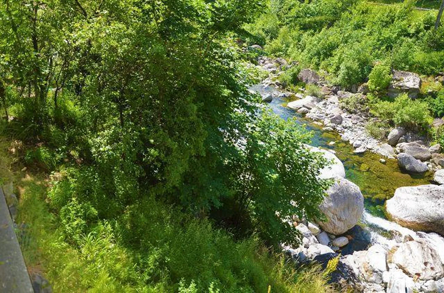 «4-Zimmer-Haus zum Ausbauen mit Garten am Fluss / Casa di 4 loc. da rinnovare con bel giardino vicino al fiume e splendida vista» - Foto 50 di 57