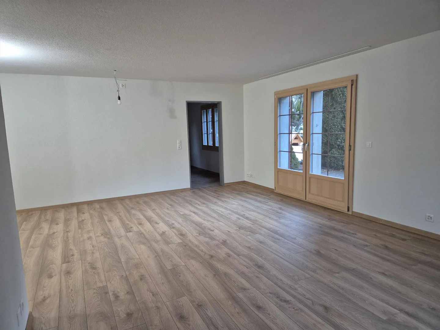 Appartement 4.5 pièces fraîchement rénové avec étang et jardin à louer - Photo 1 sur 16