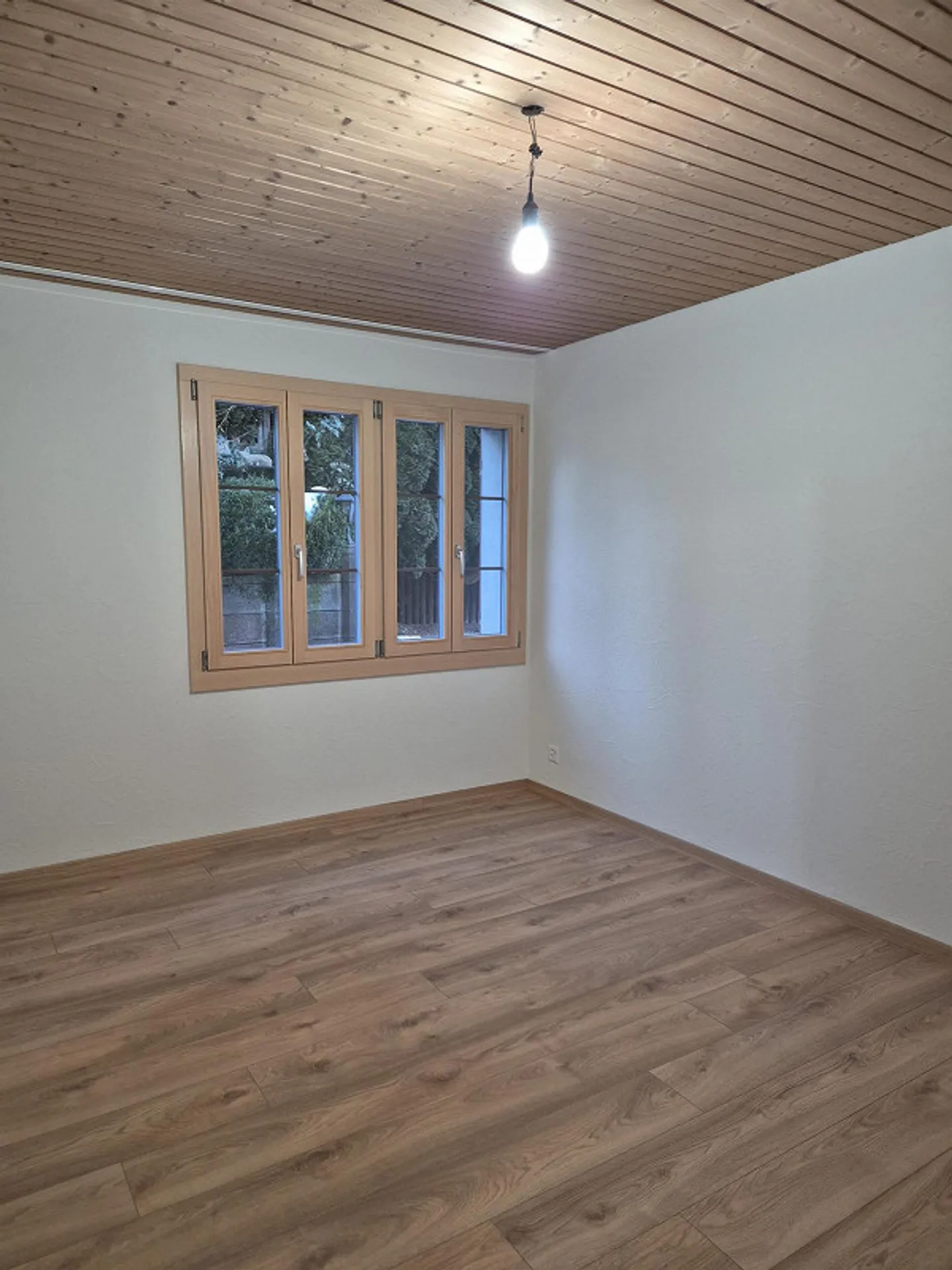 Appartement 4.5 pièces fraîchement rénové avec étang et jardin à louer - Photo 5 sur 16