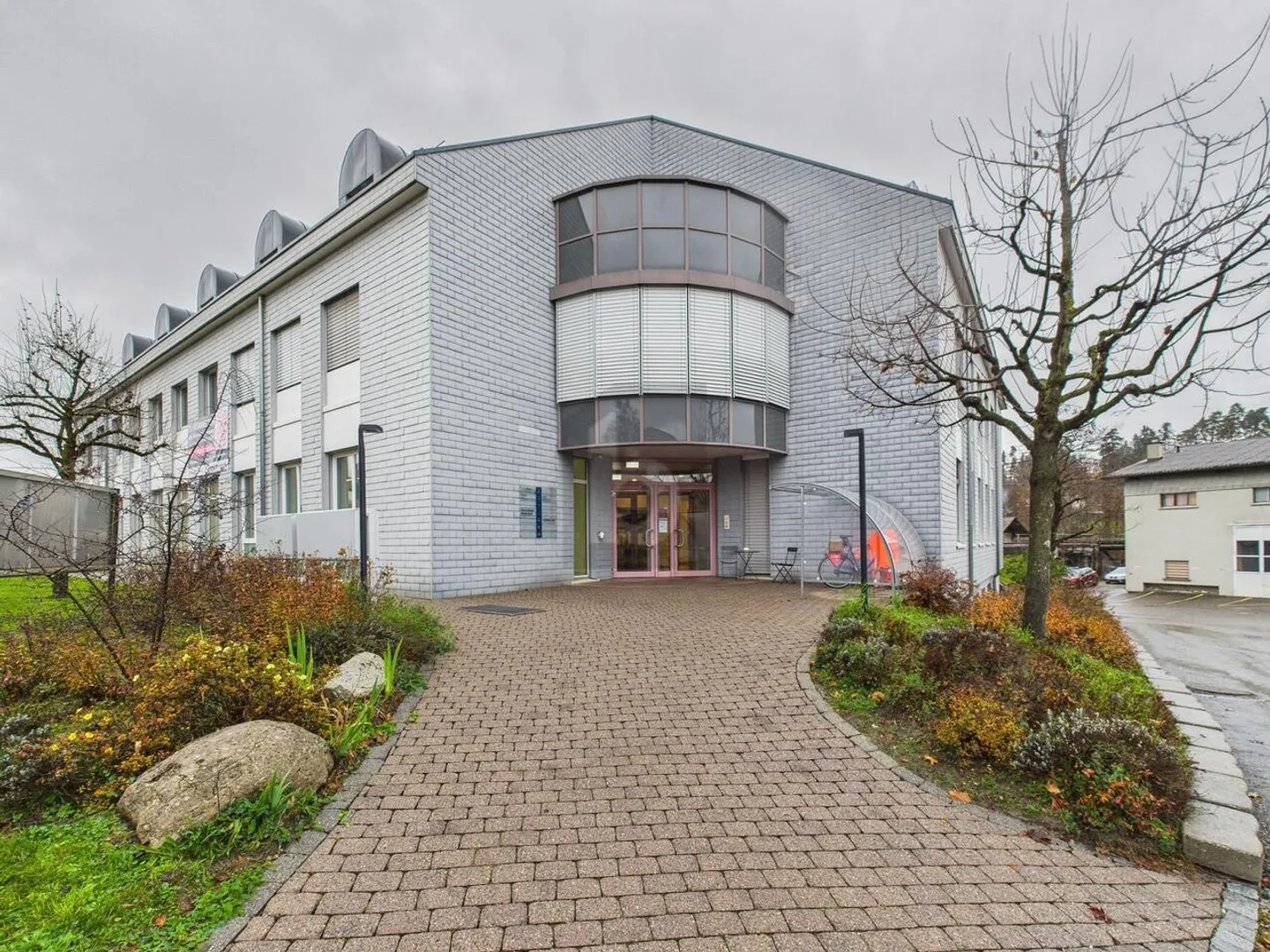 Vielseitige Bürofläche in Niederscherli - Foto 1 von 6