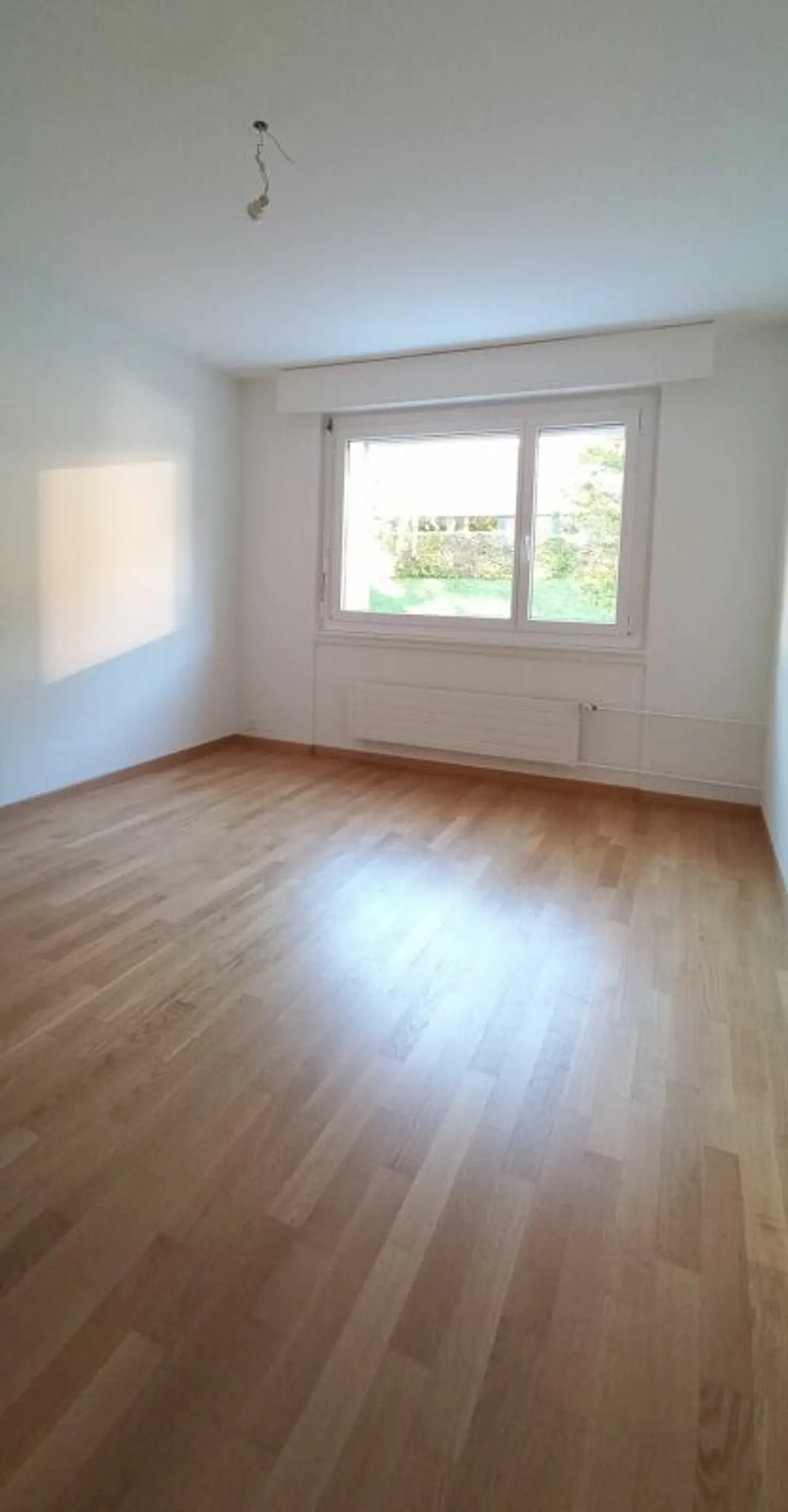 Bell'appartamento di 3 stanze vicino ai negozi - Foto 5 di 10