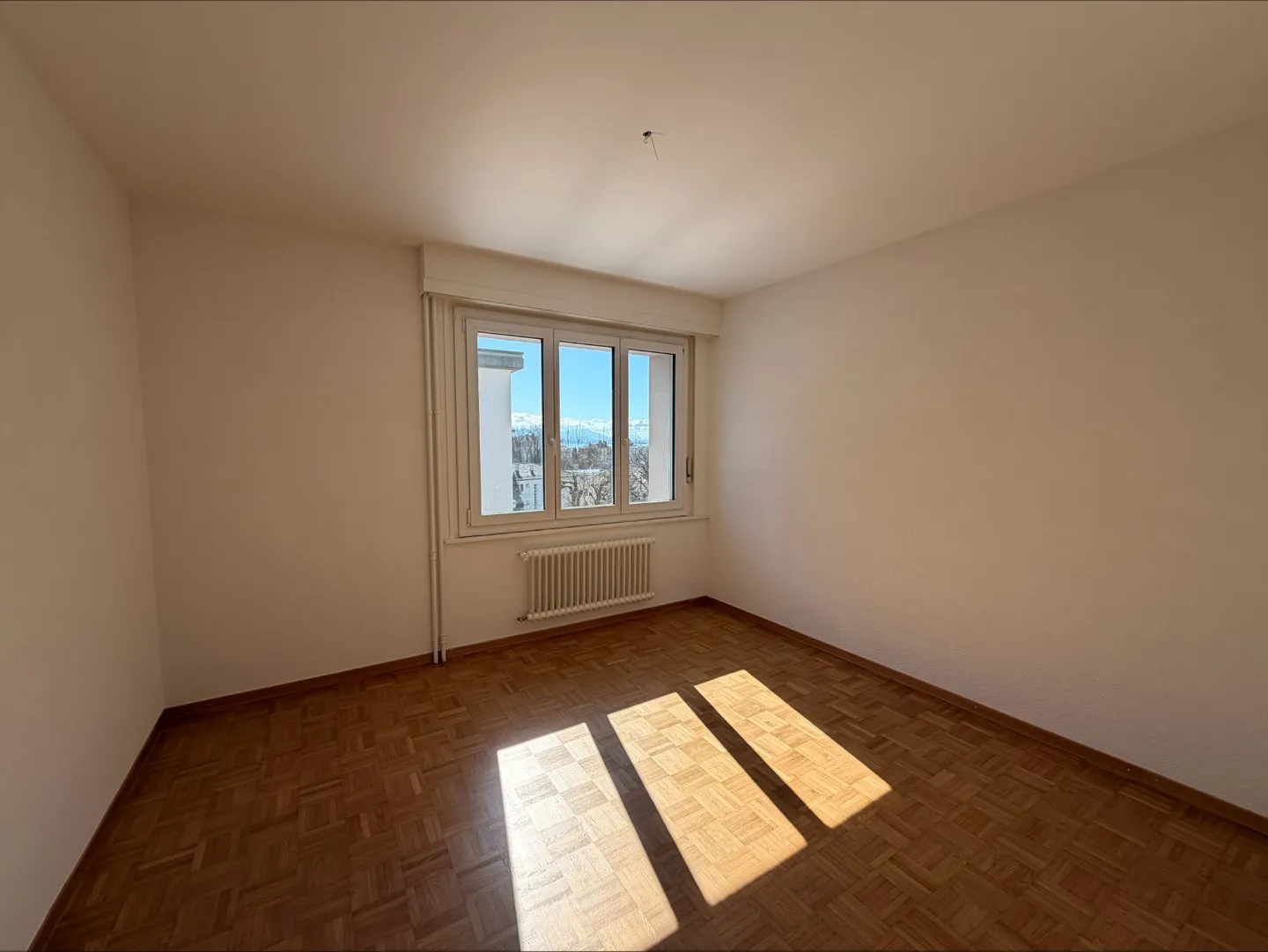 Convenient Apartment Near Transport - Photo 2 of 6
