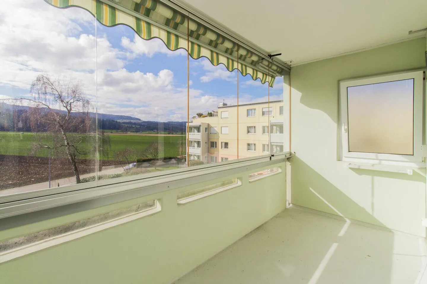 Vie tranquille avec vue, véranda et maison intelligente - Photo 9 sur 10