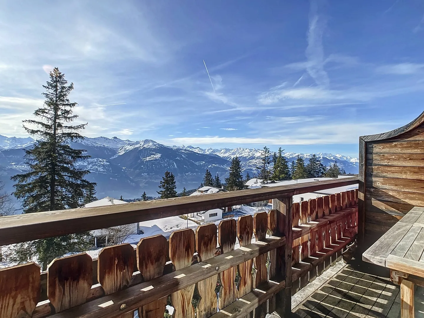 Magnifique Duplex en Dernier Étage à Crans-Montana - Vue Inégalée - Photo 8 sur 14