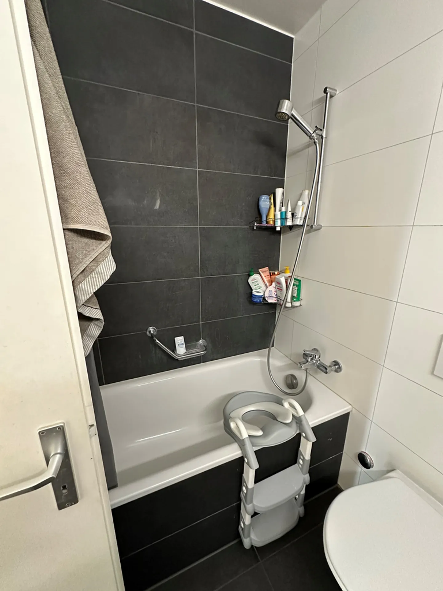 Appartamento Incantevole in Zona Tranquilla - Foto 9 di 12