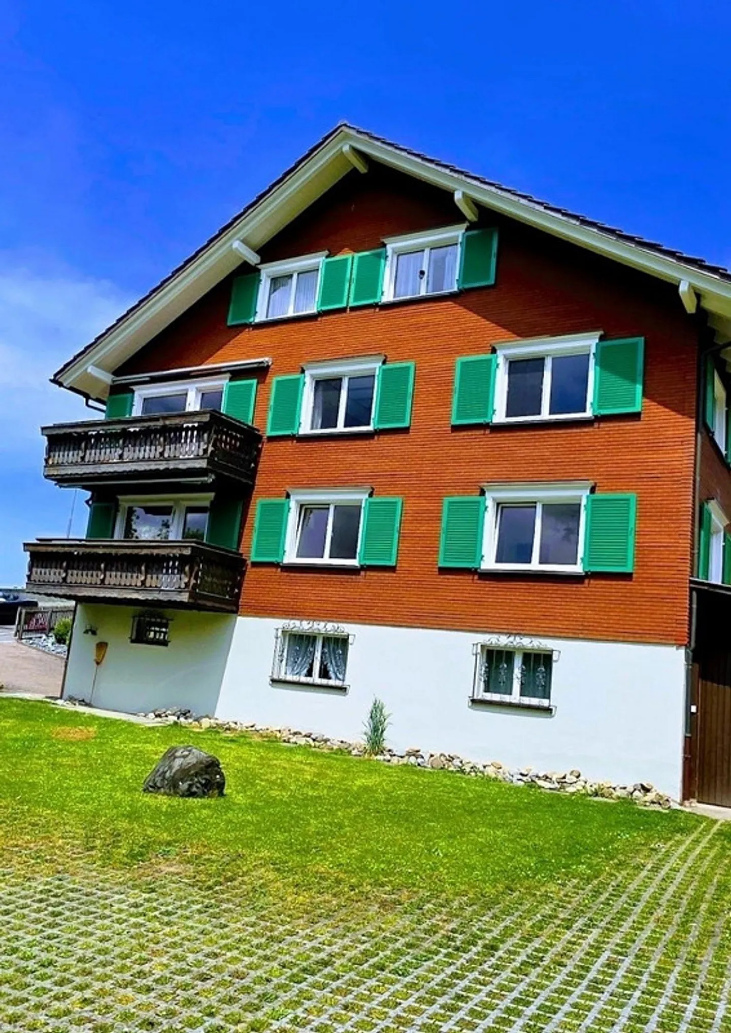 Charmante, fraîchement rénovée appartement de 3,5 pièces, très ensoleillé - Photo 1 sur 16