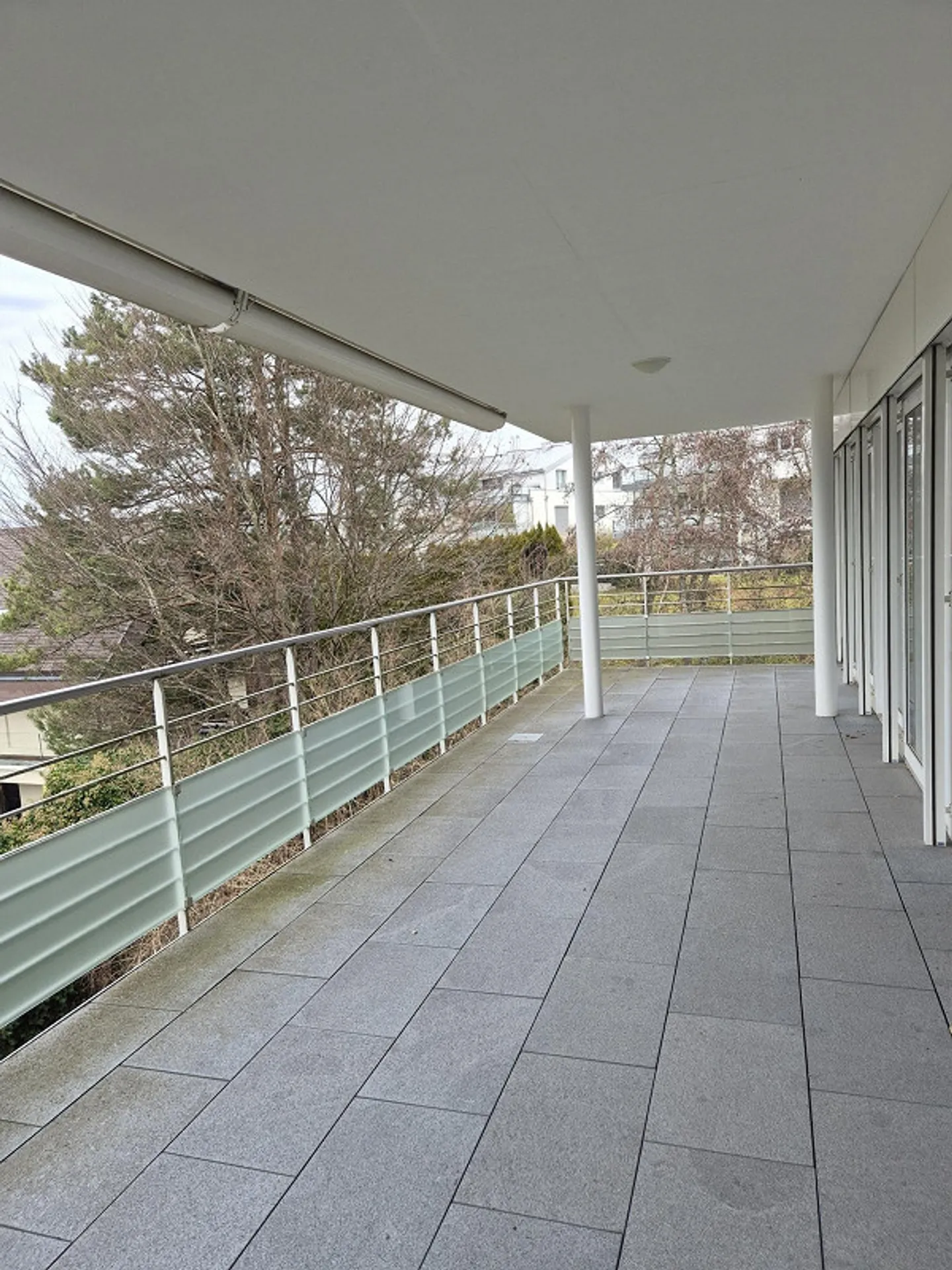 5.5-Room Apartment in Prime Location Including Parking Space - Photo 3 of 13