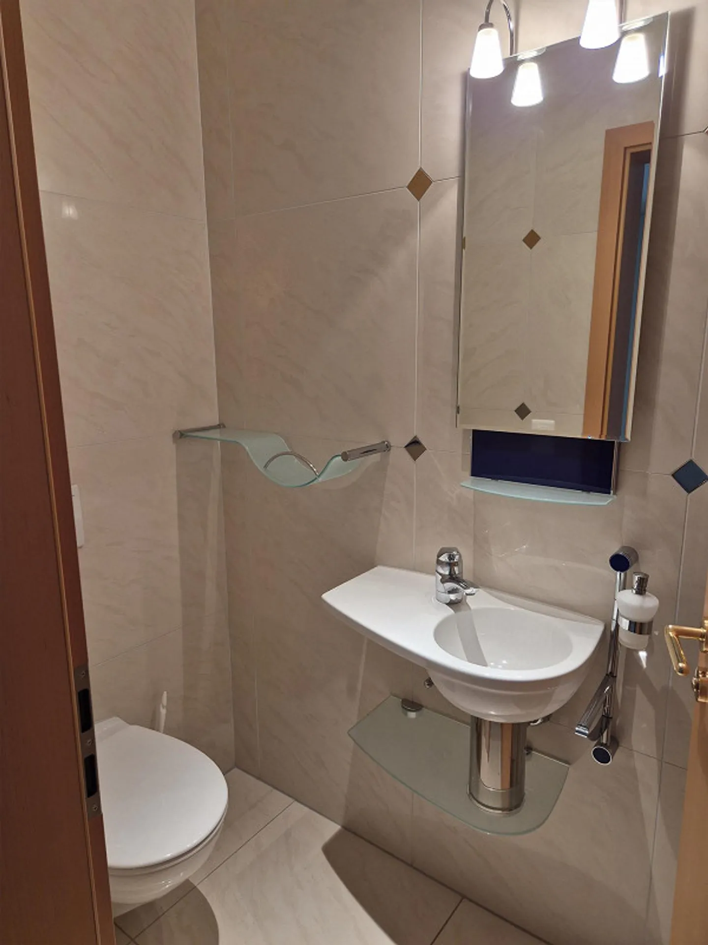 5.5-Room Apartment in Prime Location Including Parking Space - Photo 13 of 13