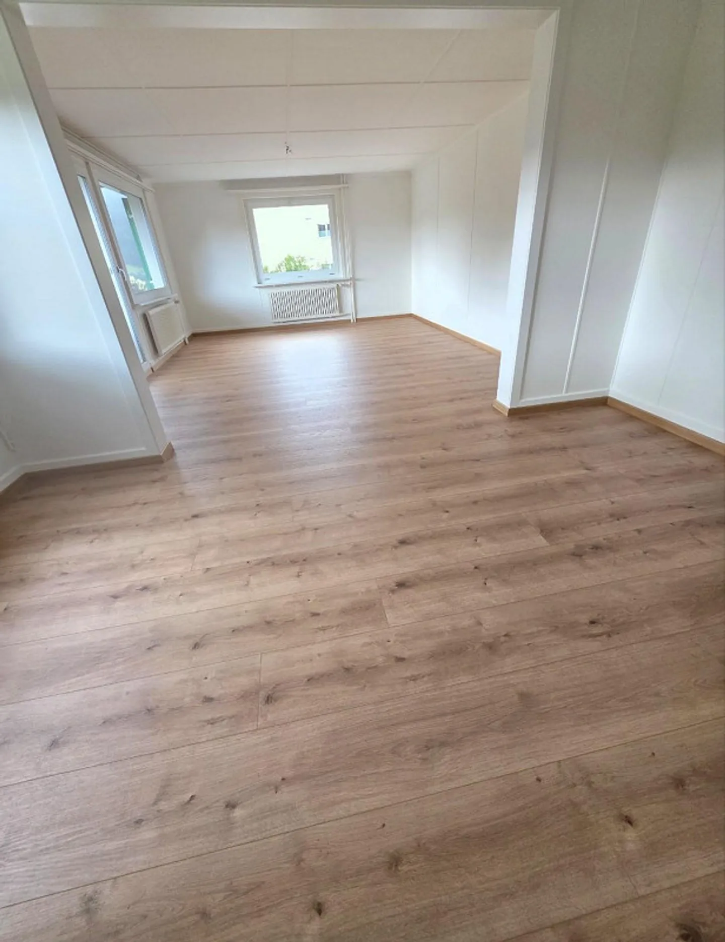 Charmante, fraîchement rénovée appartement de 3,5 pièces, très ensoleillé - Photo 6 sur 16