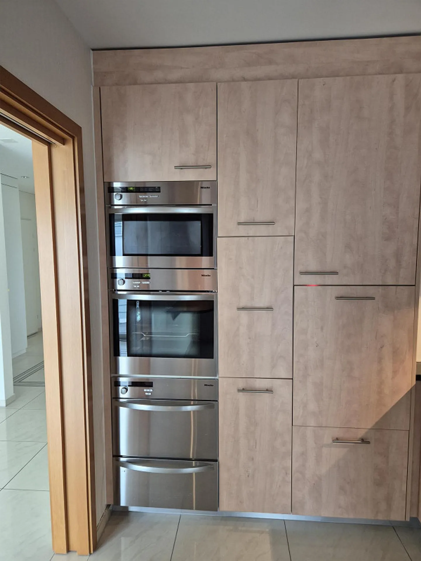 5.5-Room Apartment in Prime Location Including Parking Space - Photo 5 of 13