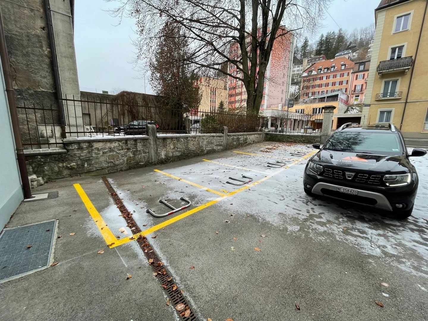 BEAUTIFUL AND SPACIOUS APARTMENT WITH CHARACTER - Photo 7 of 8