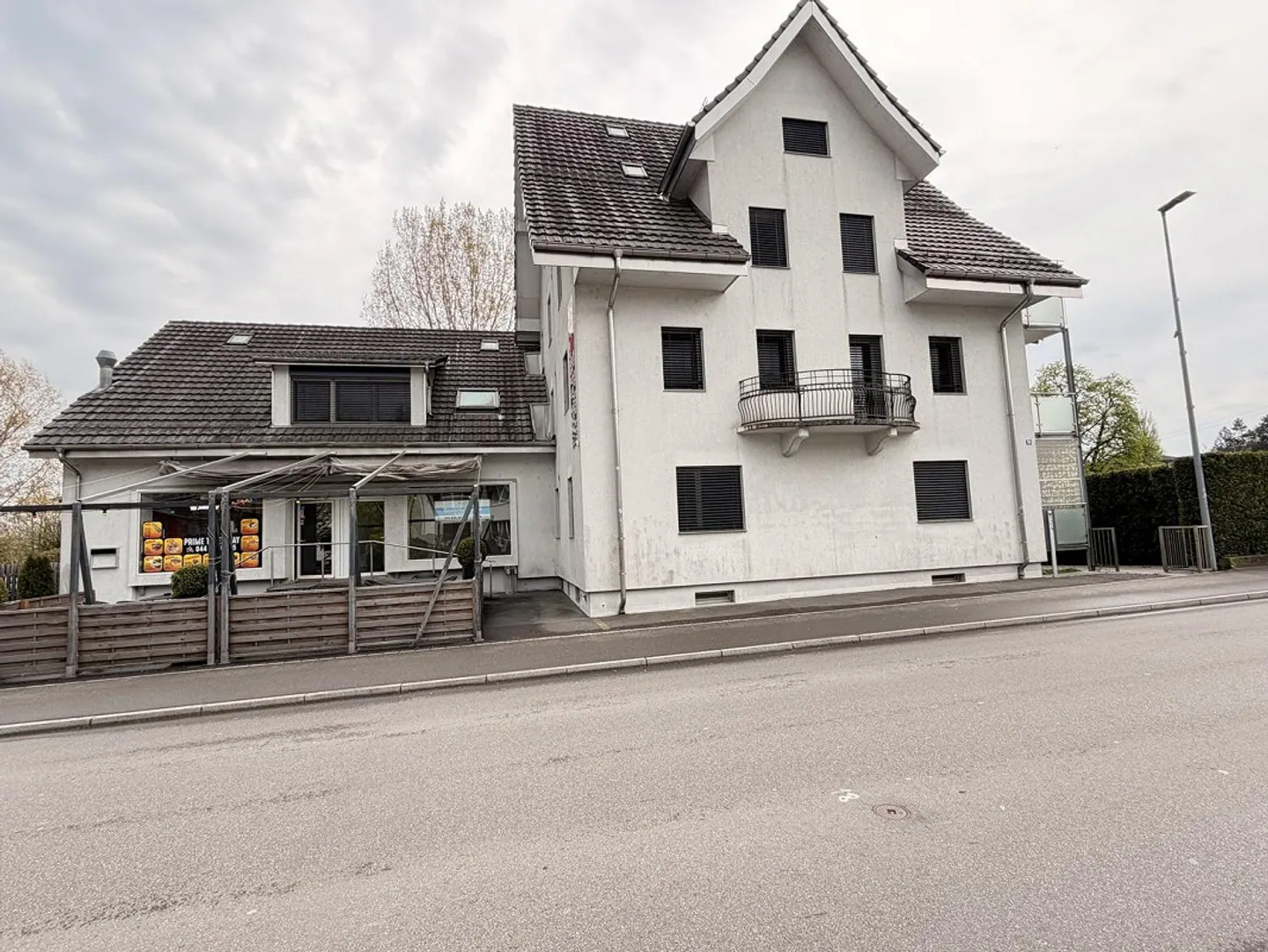 Vielseitige Gewerbefläche in Oberglatt - Foto 1 von 9