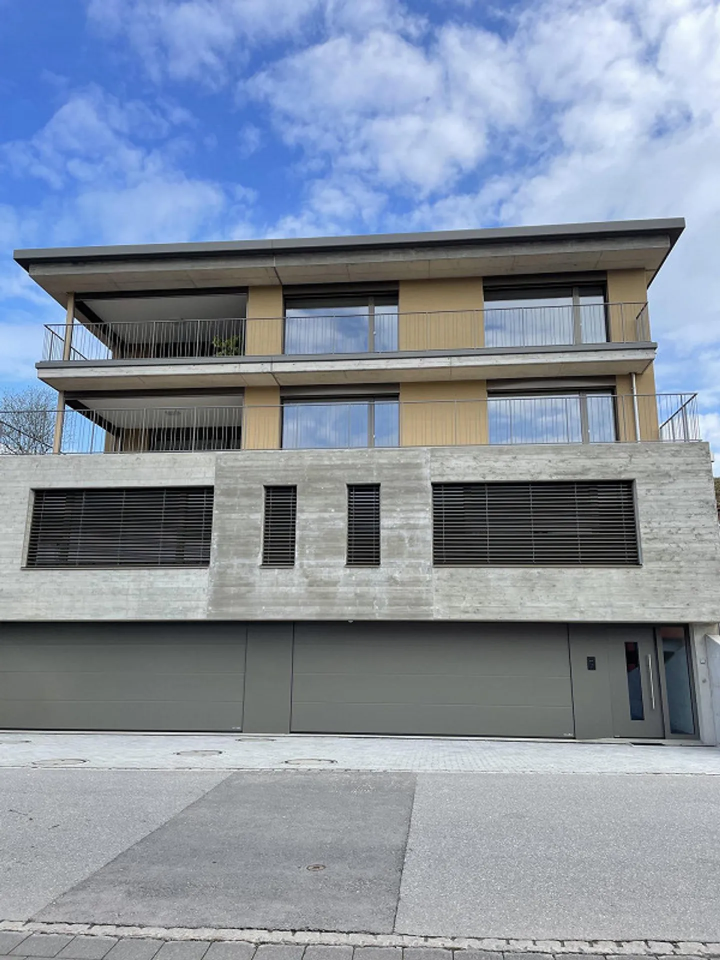 4.5 Room Apartment First Rental in Semi-Detached House - Photo 2 of 11