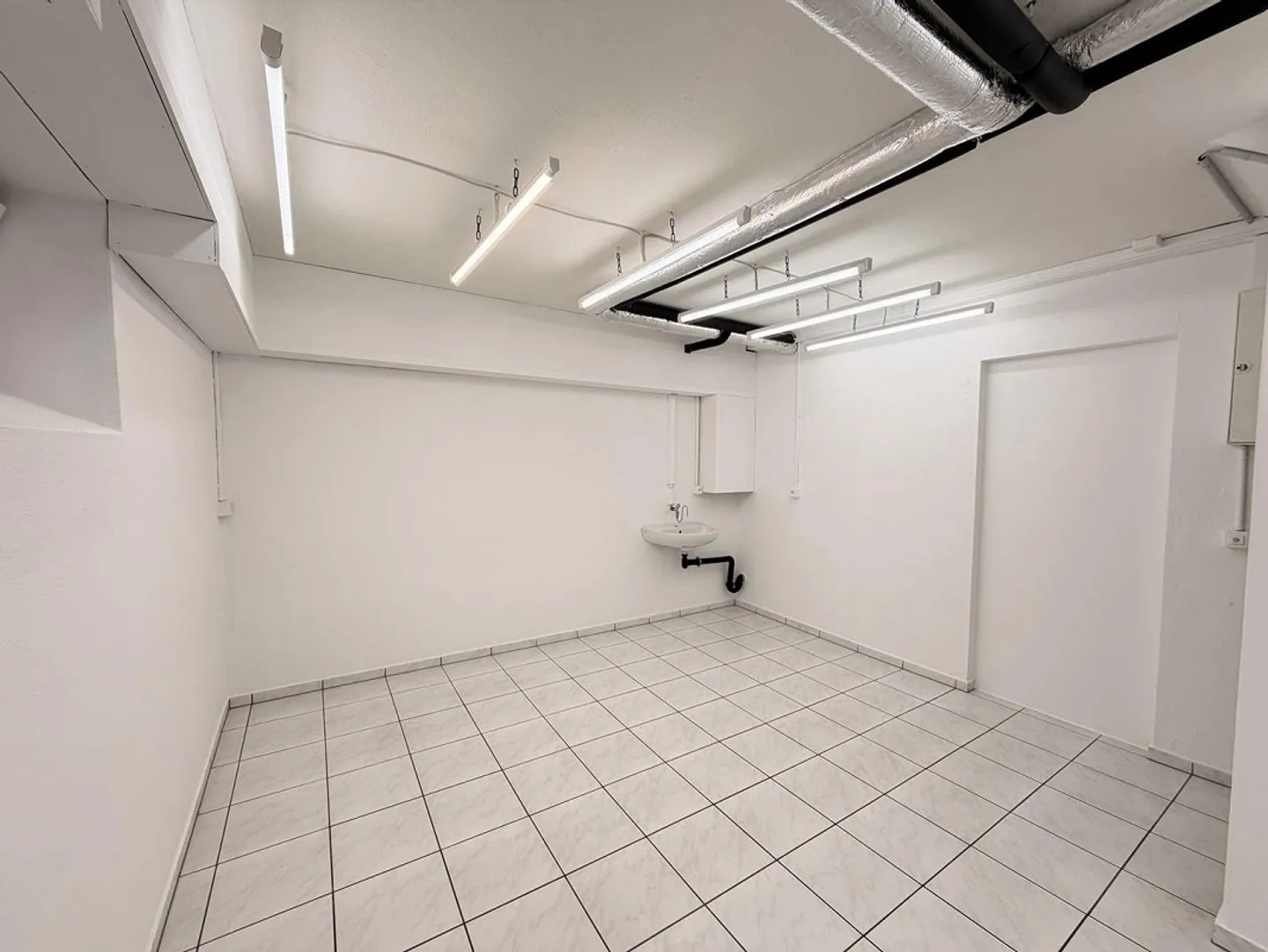 Vielseitige Gewerbefläche in Oberglatt - Foto 7 von 9