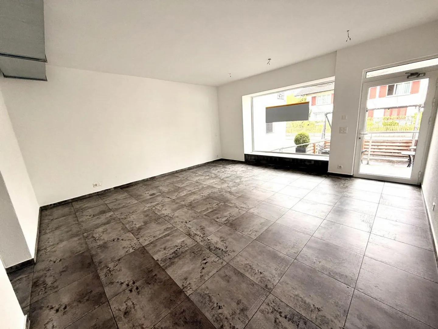 Vielseitige Gewerbefläche in Oberglatt - Foto 3 von 9