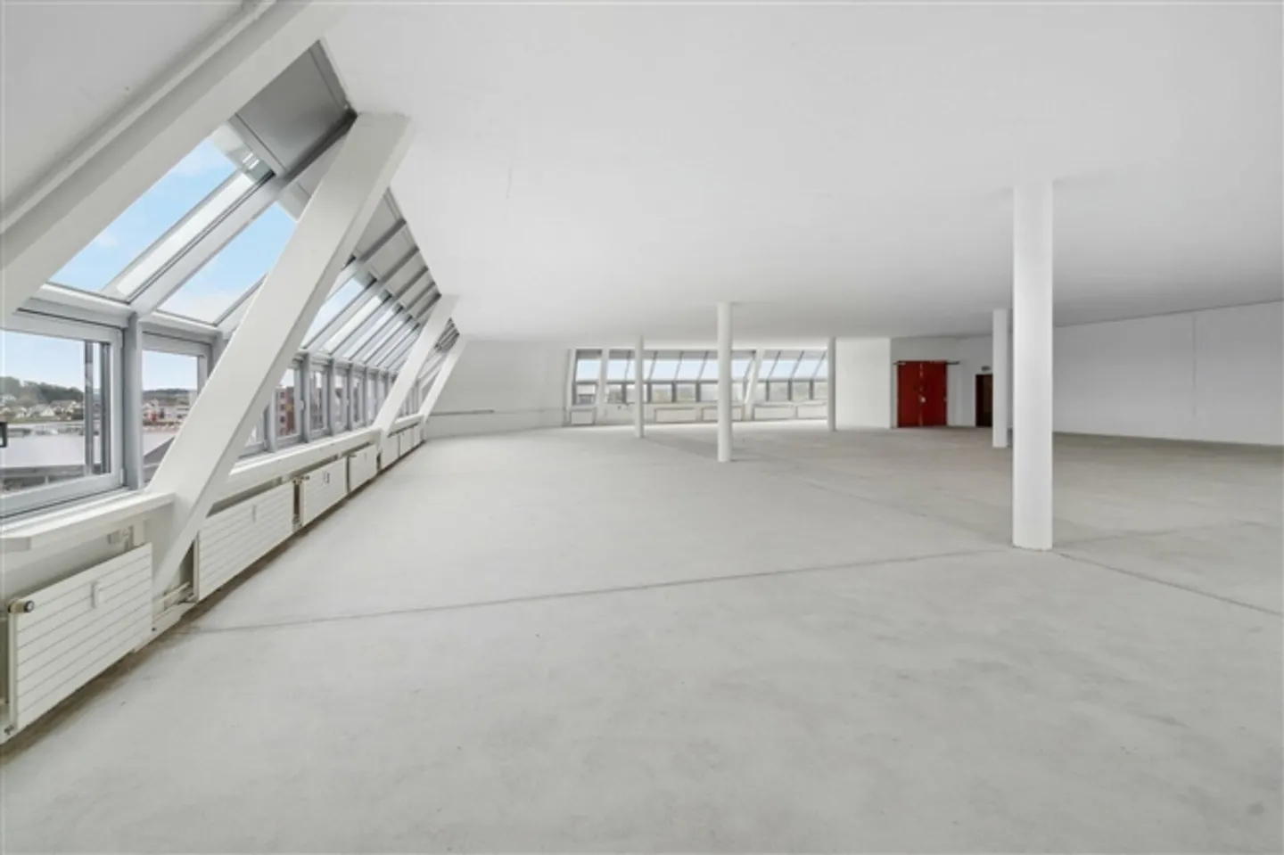 Geräumiger Gewerberaum - Foto 2 von 7