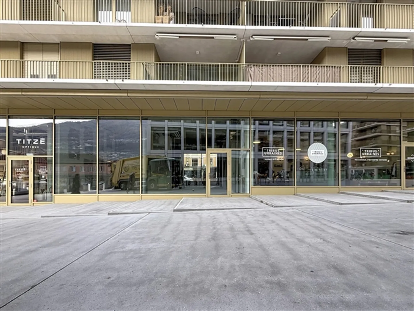 Magnifico passaggio commerciale di 171,46 m2 in affitto nel nuovo quartiere di Cour de Gare a Sion - Foto 8 di 15
