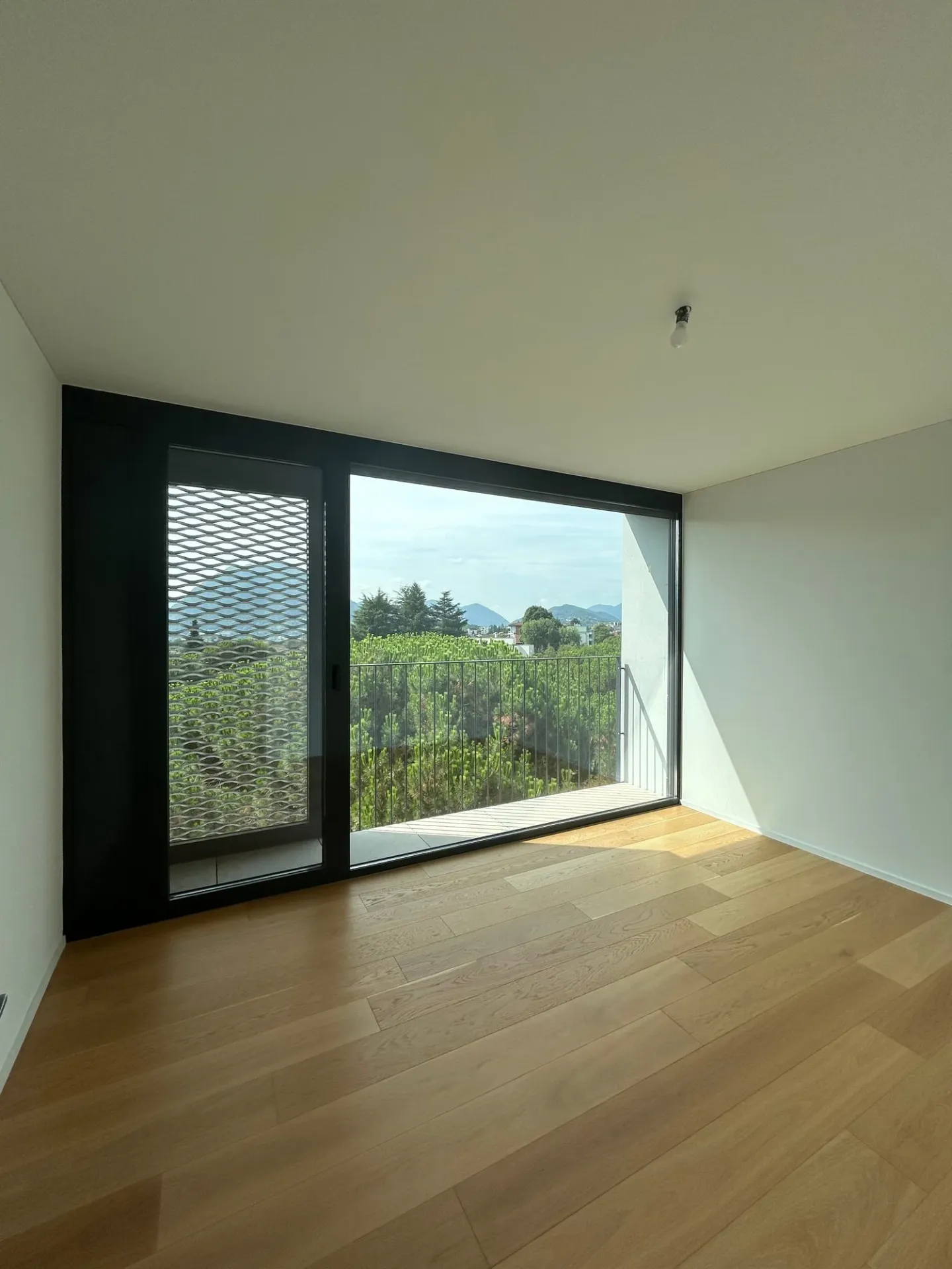 MASSAGNO - ATTICO LUMINOSO CON 7 CAMERE IN VENDITA - Foto 11 di 16