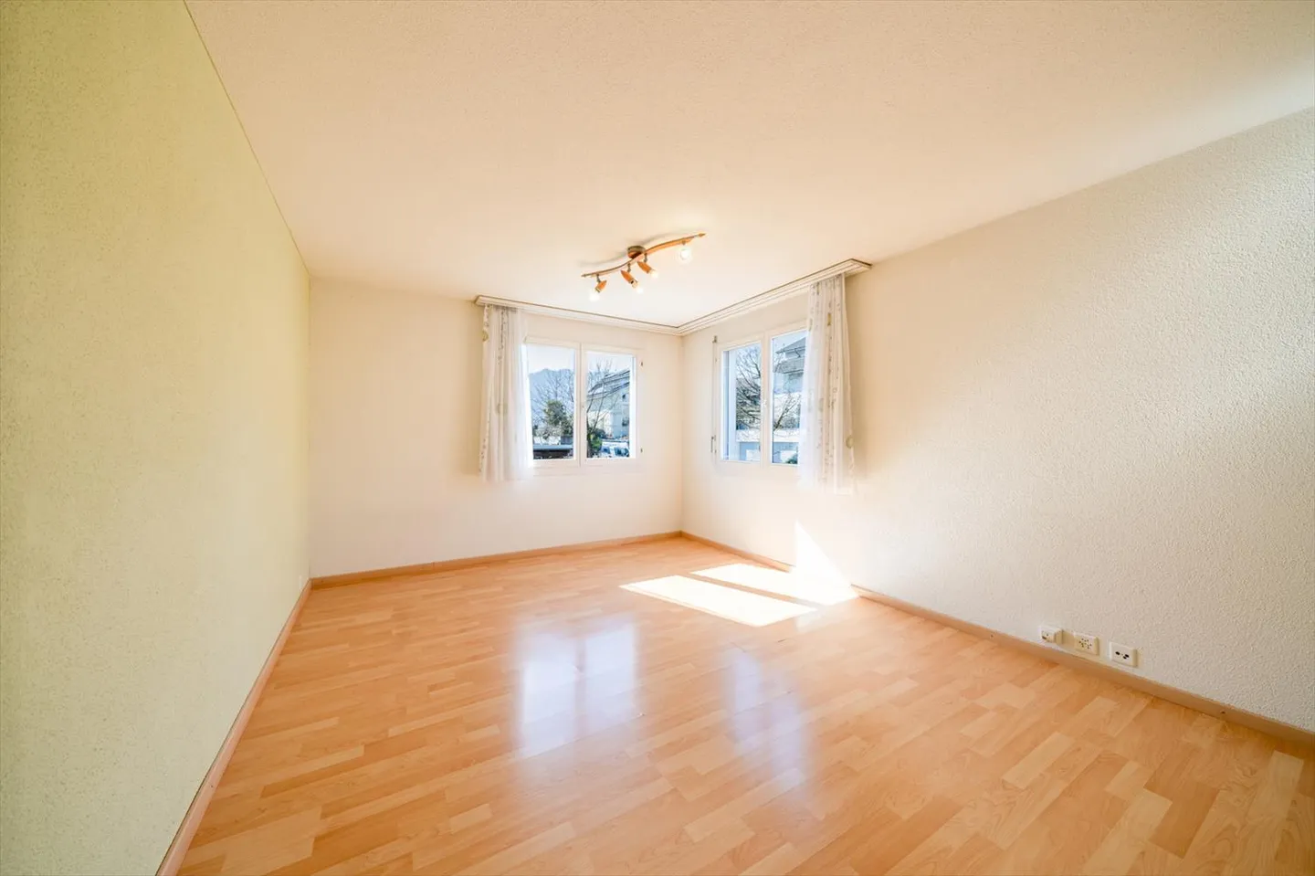 House with 6 rooms - Photo 4 of 6