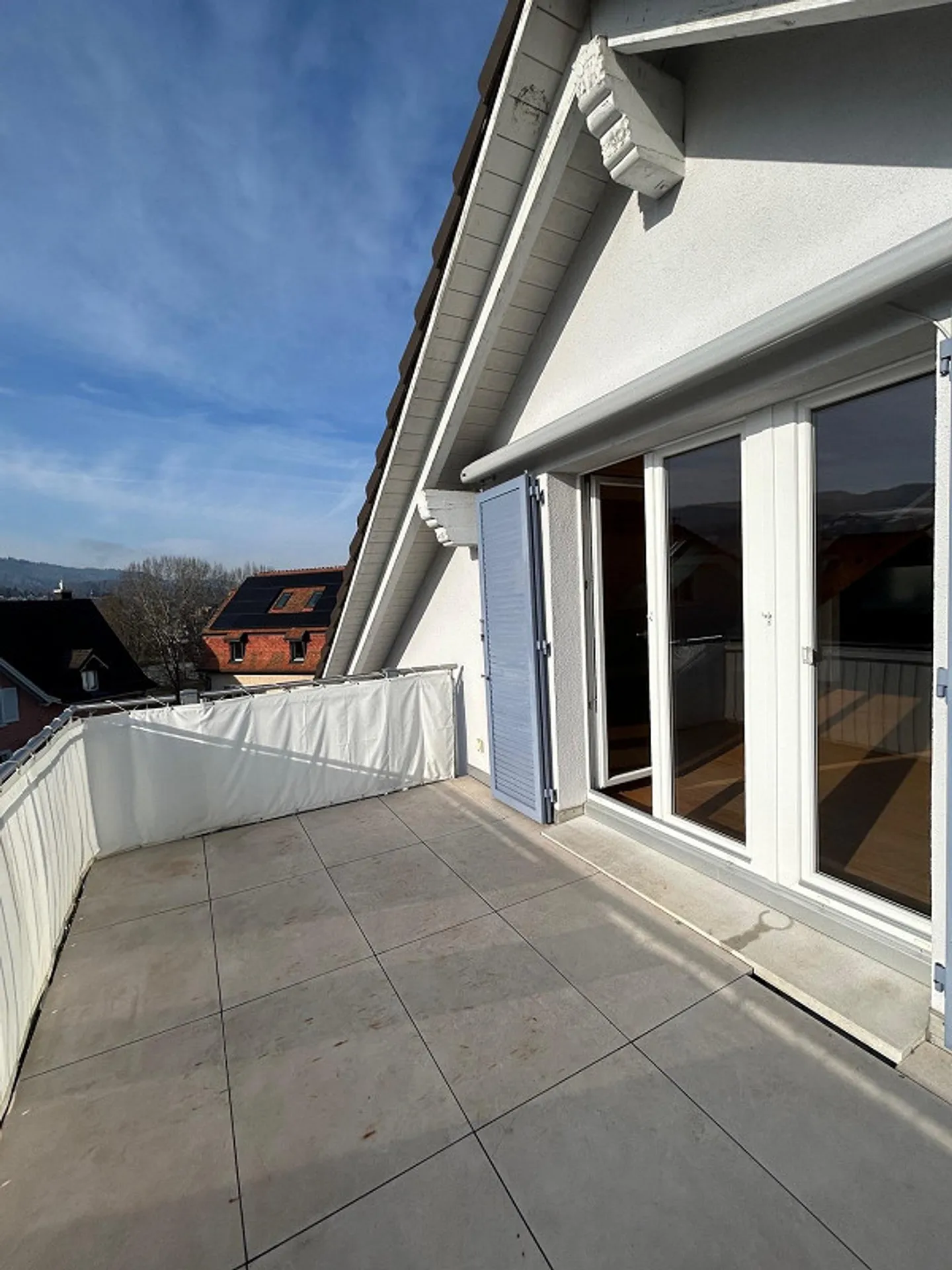 Beaucoup d'espace avec grand balcon et vue panoramique - Photo 11 sur 13