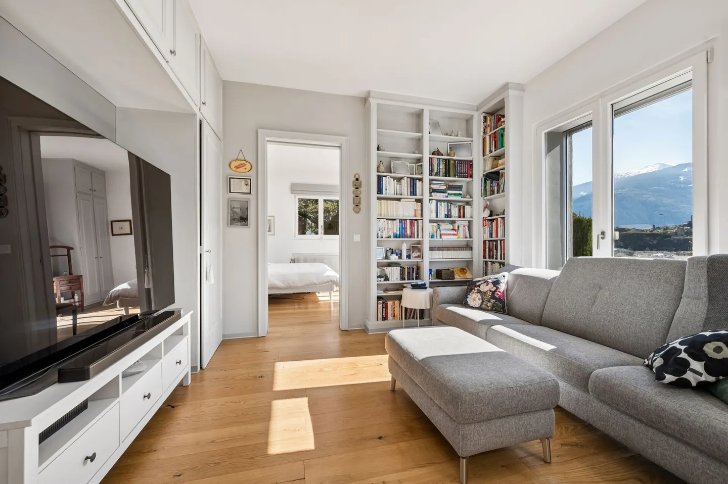 Exclusive Villa with Panorama - Photo 5 of 13