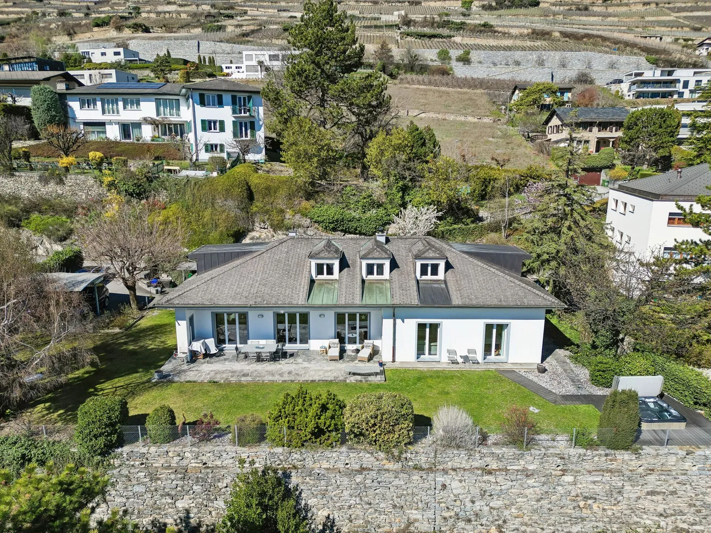 Exclusive Villa with Panorama - Photo 10 of 13