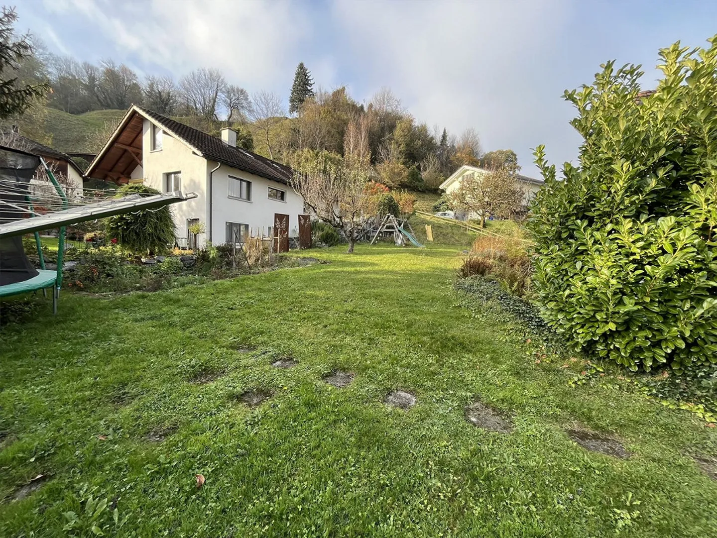 Maison familiale de 7,5 pièces avec grand jardin et aire de jeux - Photo 9 sur 29