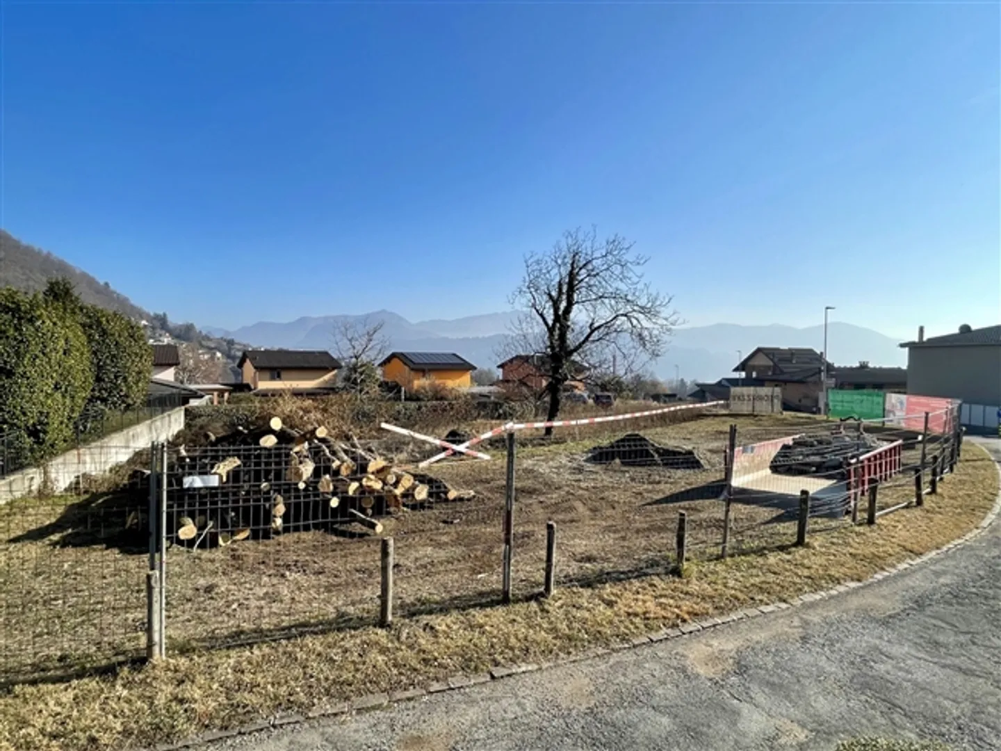 Baugrundstück in Pura - Foto 2 von 5