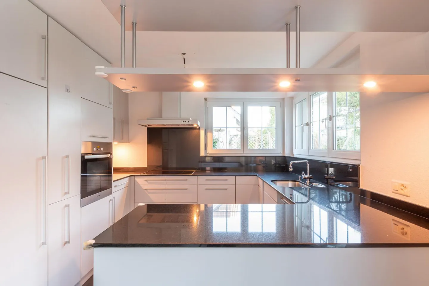 Charming Single-Family Home with Pool and Garden Idyl - Photo 9 of 22