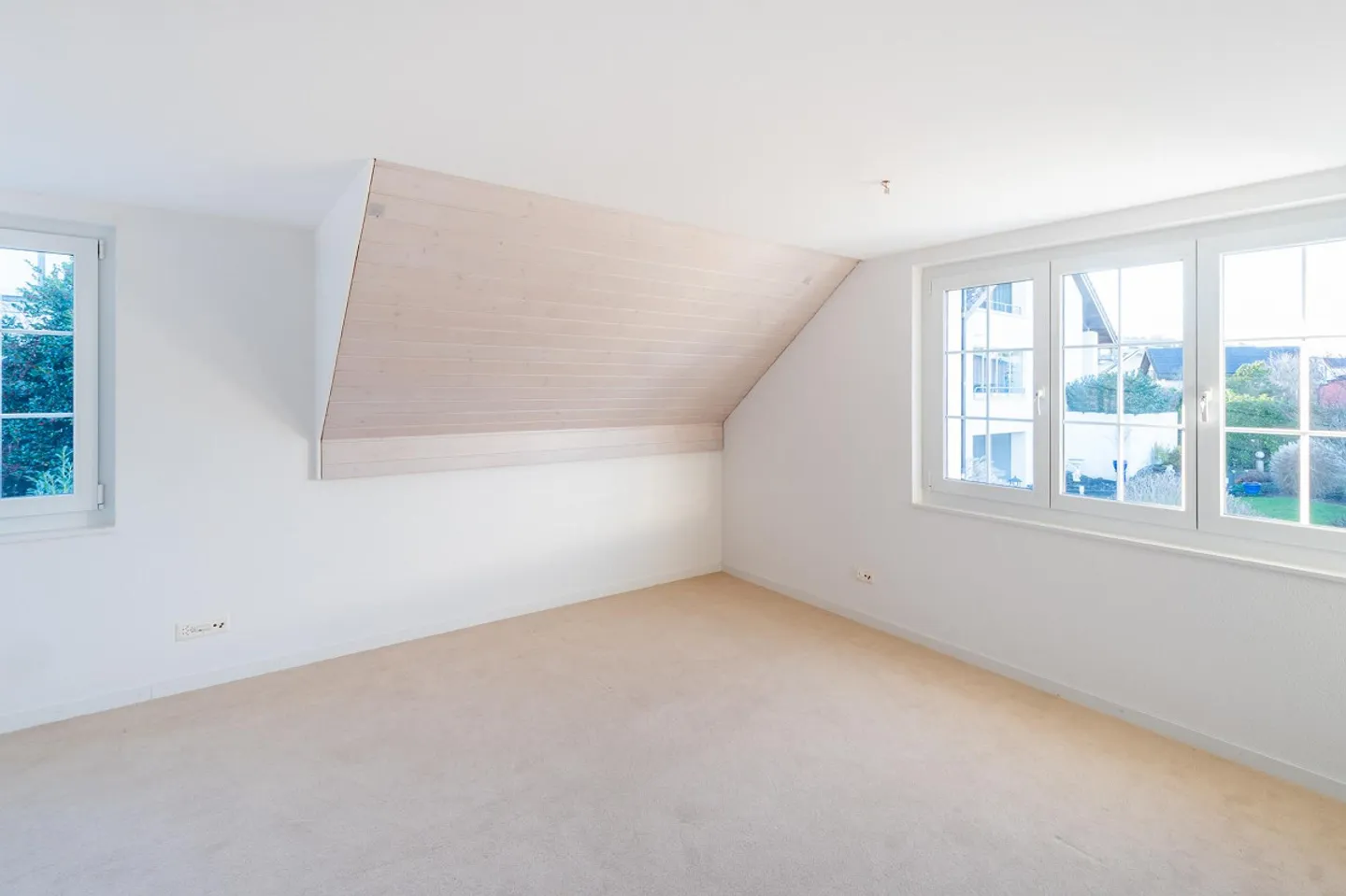 Charming Single-Family Home with Pool and Garden Idyl - Photo 16 of 22