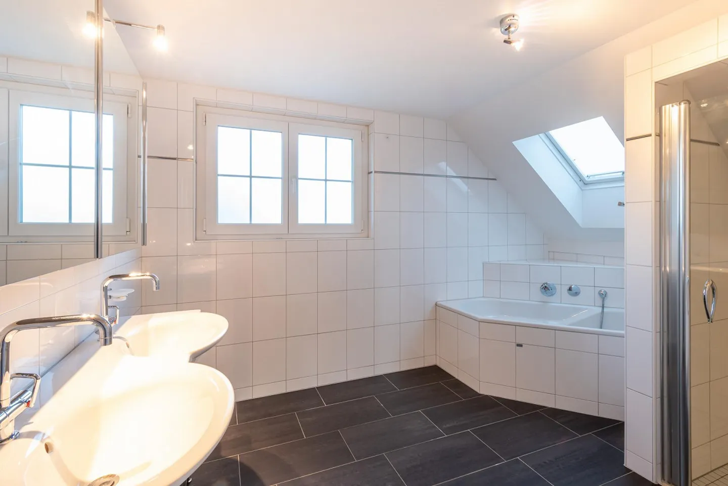 Charming Single-Family Home with Pool and Garden Idyl - Photo 19 of 22