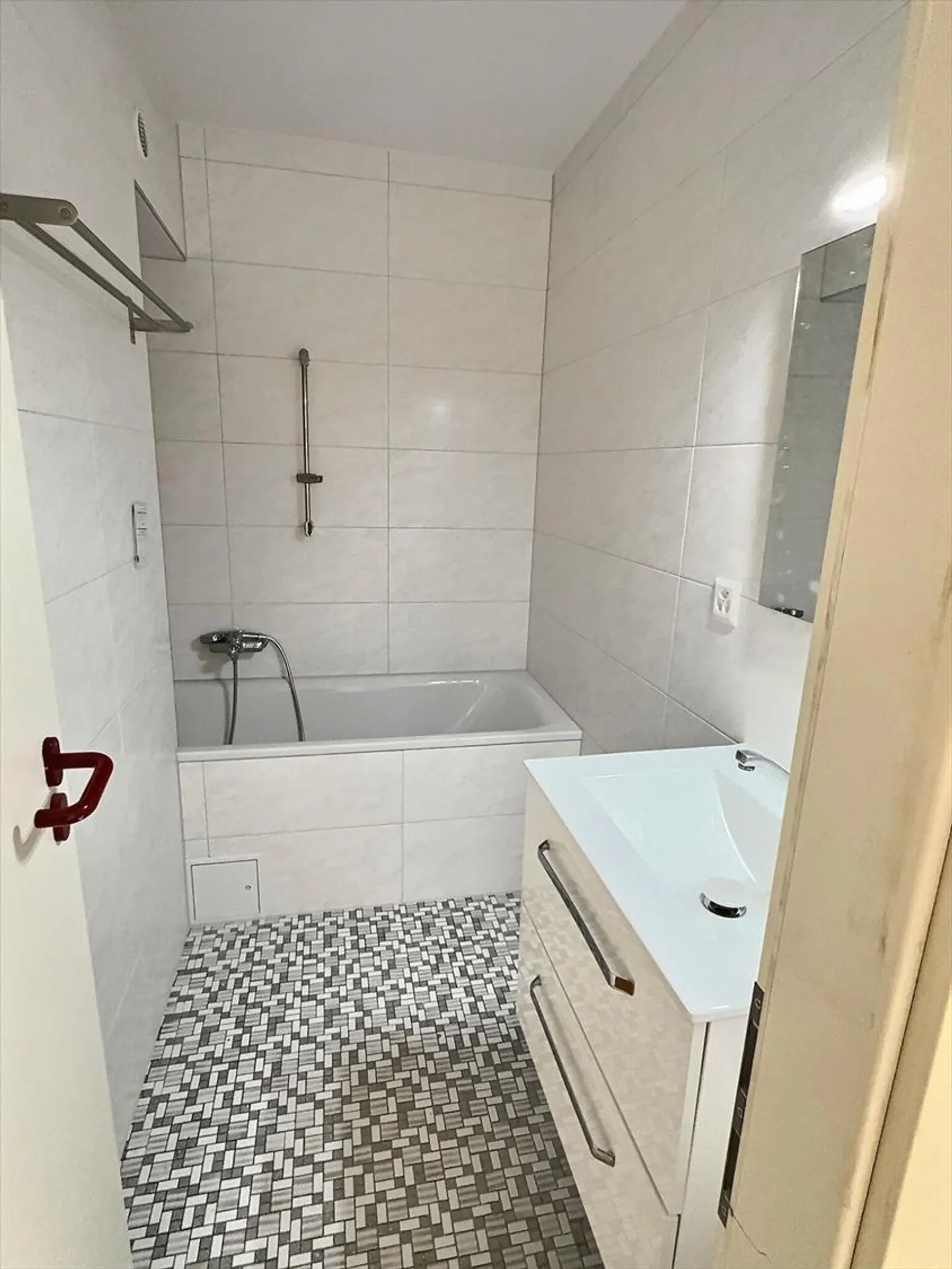 Appartamento di 3 stanze con posto auto - Foto 6 di 7