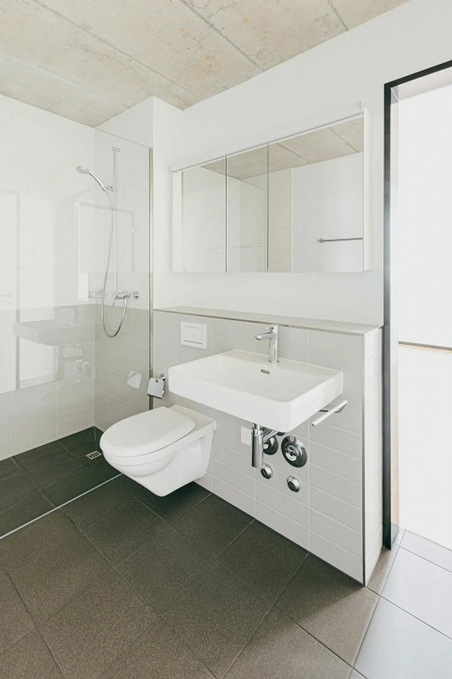 2.5-room apartment in Niederuzwil - Photo 9 of 9