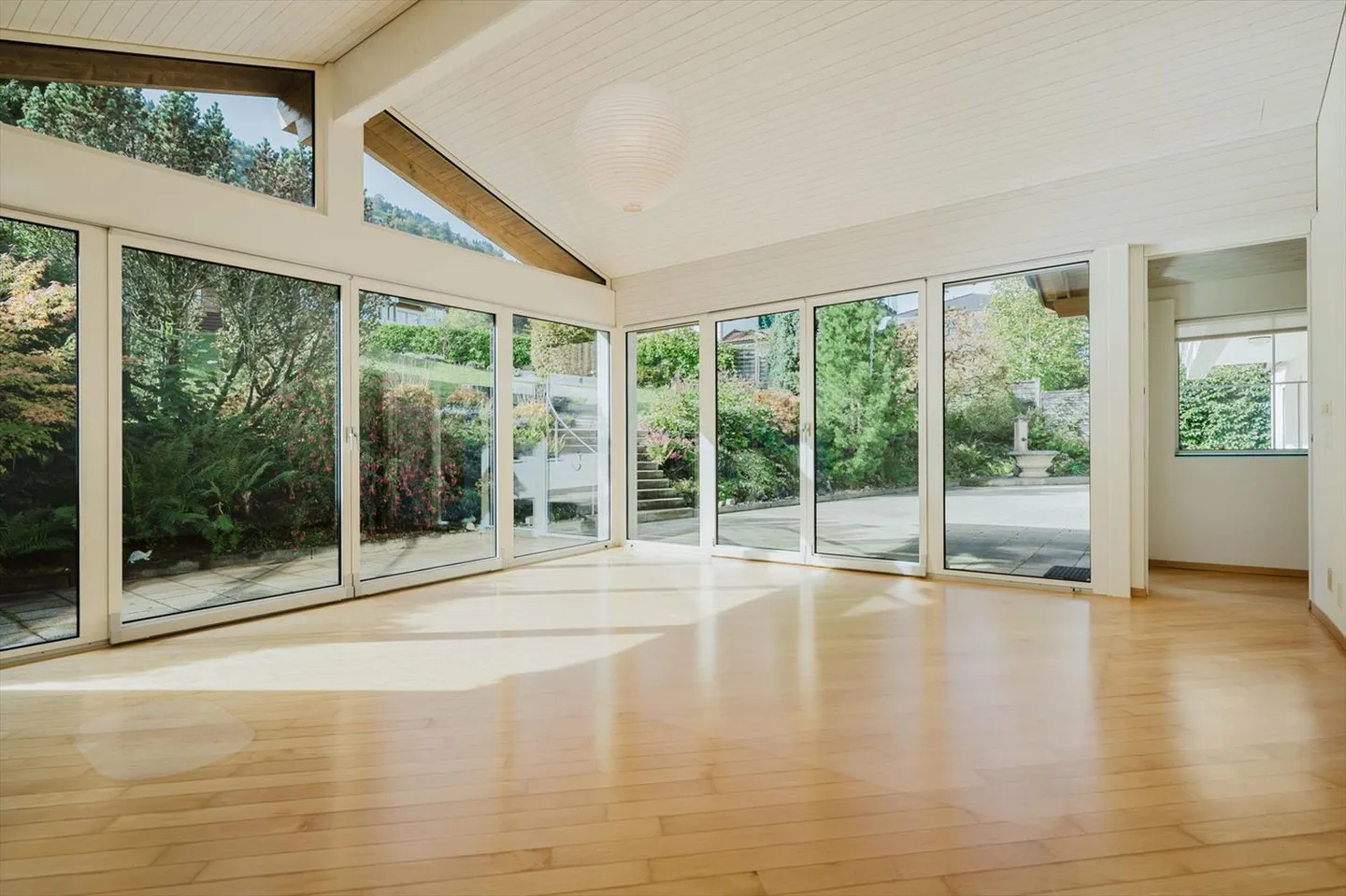 Luxury Villa with Stunning Views - Photo 5 of 7