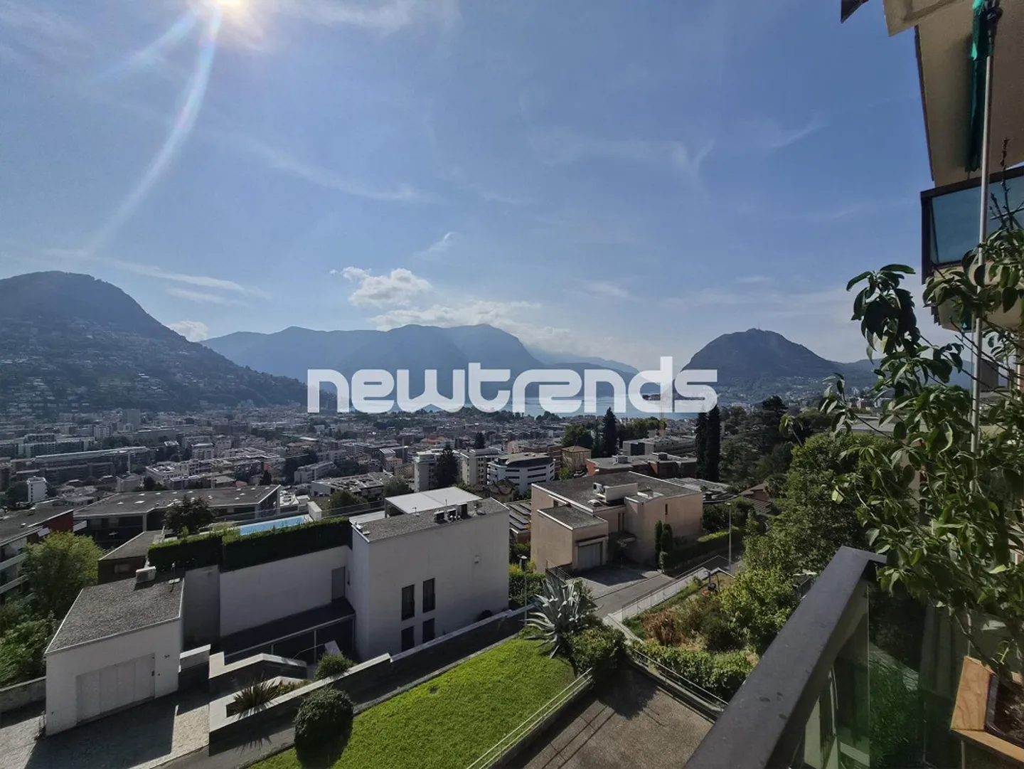 ZU VERMIETEN HELLER 3.5-ZIMMER-APARTMENT MIT PRÄCHTIGEM SEEBLICK - Foto 2 von 17