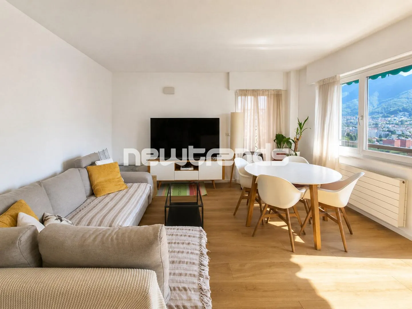 ZU VERMIETEN HELLER 3.5-ZIMMER-APARTMENT MIT PRÄCHTIGEM SEEBLICK - Foto 4 von 17