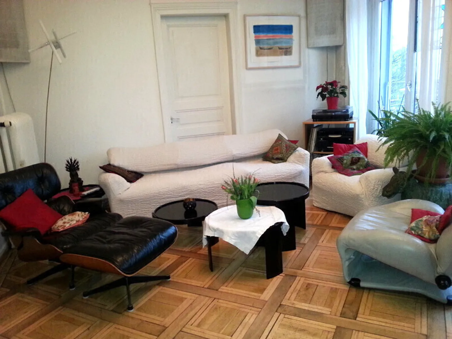 Stylish Apartment with Lake View - Photo 2 of 11