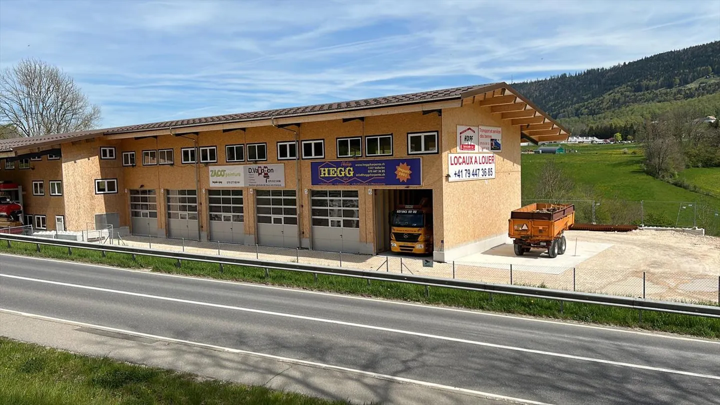 Commerce - Photo 1 of 3
